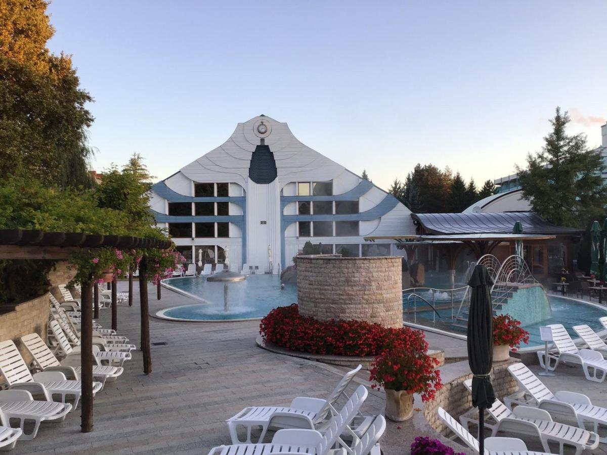 Spa Residence Carbona Heviz - Relax, Sissi Apartmanok Buitenkant foto