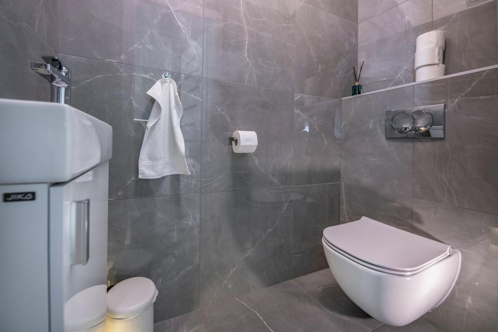 Spa Residence Carbona Heviz - Relax, Sissi Apartmanok Buitenkant foto